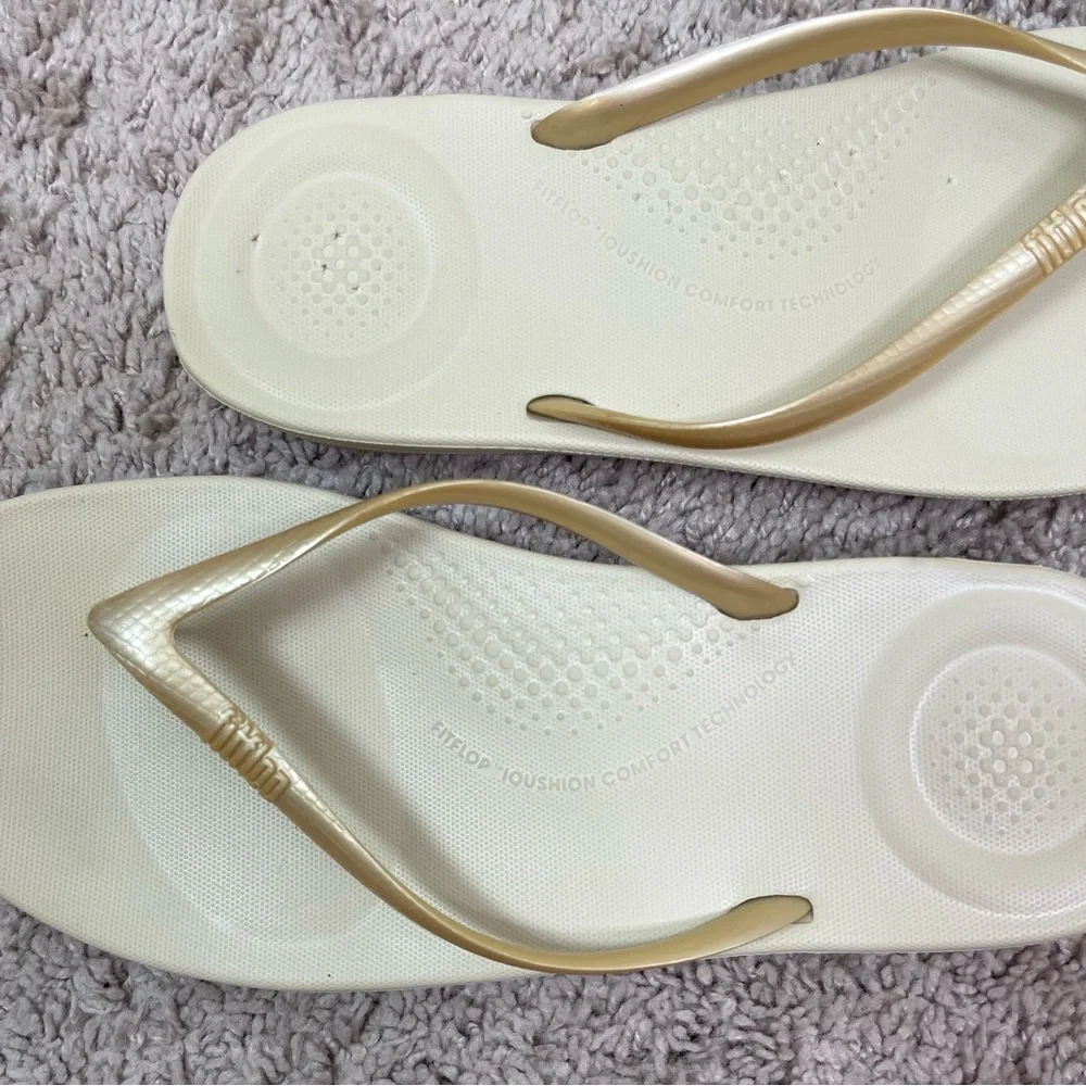 FitFlop iQushion Ergonomic Women’s Lightweight Gold Flip-Flops Sandals Size 9 - Picture 8 of 12